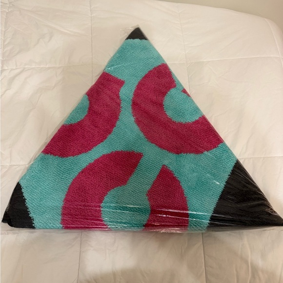 ACG Triangle Rug - Picture 2 of 2